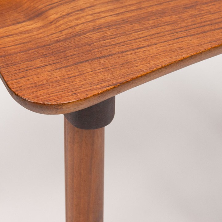 Deense Mid-Century niervormige set nesttafels