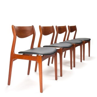 Set van 4 Deense P.E. Jørgensen eettafel stoelen in teak