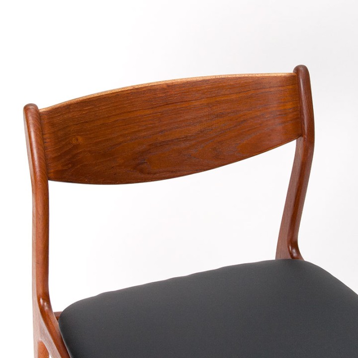 Set of 4 Danish P.E. Jørgensen dining chairs in teak