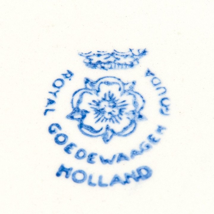 Royal Goedewaagen aardewerk vintage eierset in pastel kleuren