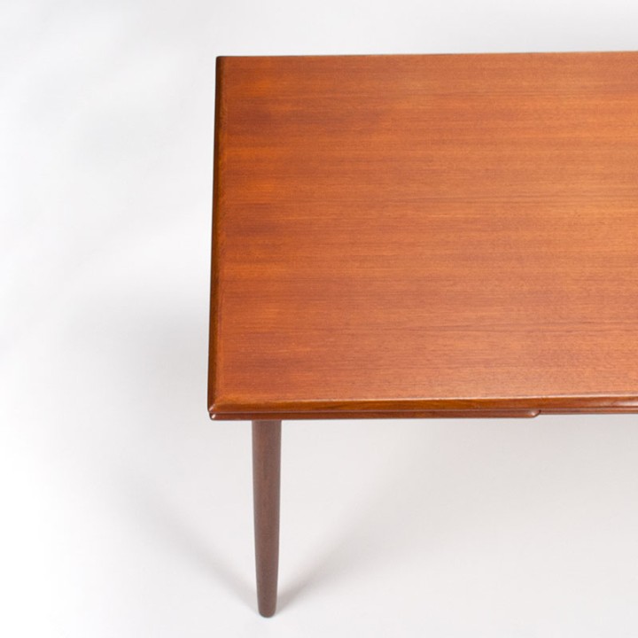 Danish Mid-Century teak extendable model dining table