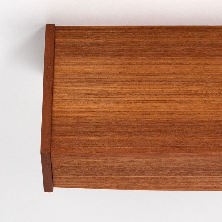 Mid-Century Deense set van 2 zwevende wandkastjes