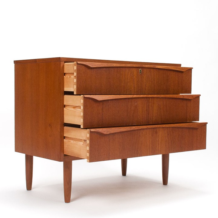 Teakhouten Mid-Century ladekast met 3 lades uit Denemarken