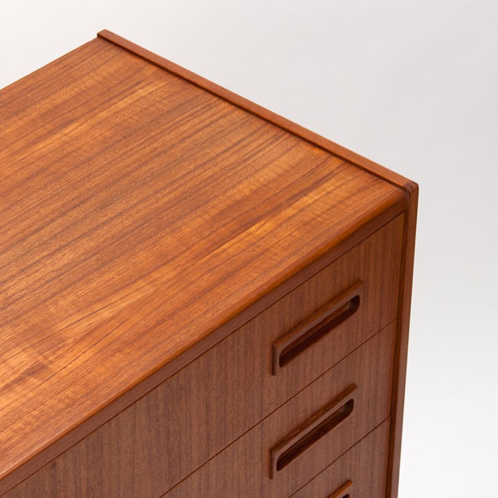 P. Westergaard Møbelfabrik chest of drawers with 7 drawers in