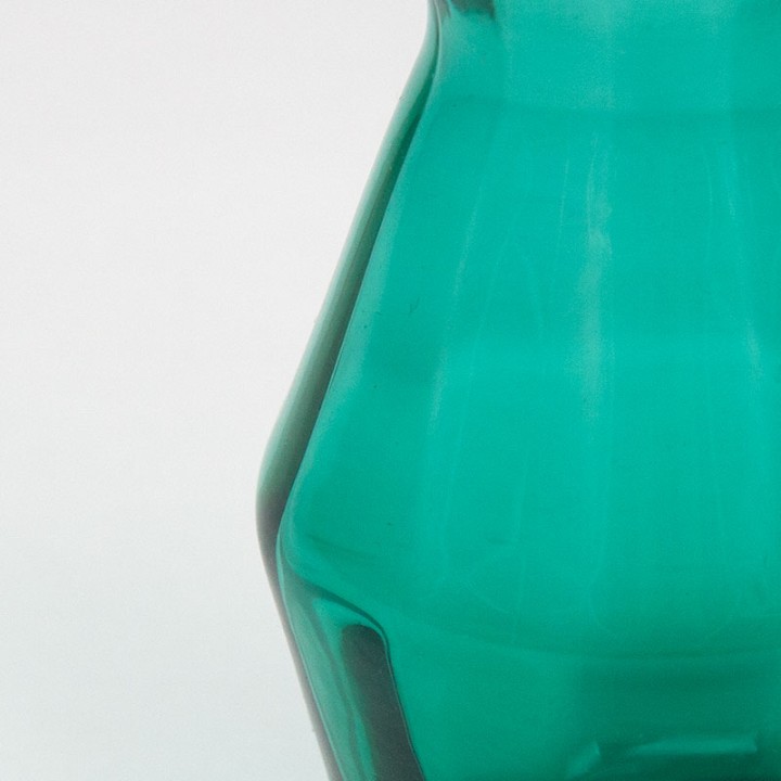 Groen glazen vintage vaasje