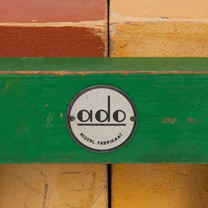 ADO Mid-Century blokken krat van Ko Verzuu