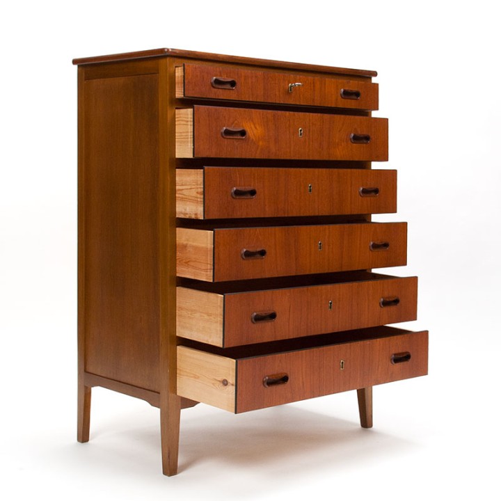 Deense vintage ladekast met 6 lades met slotjes