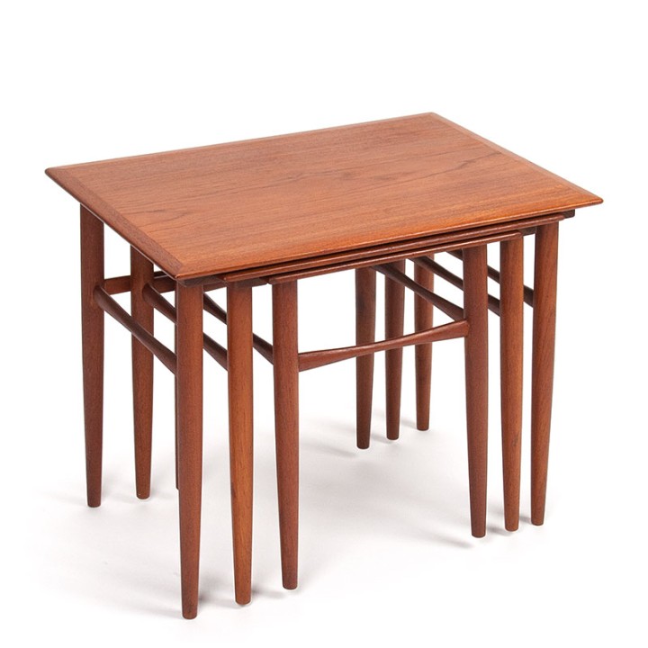 Set Deense Mid-Century nesttafels in teak