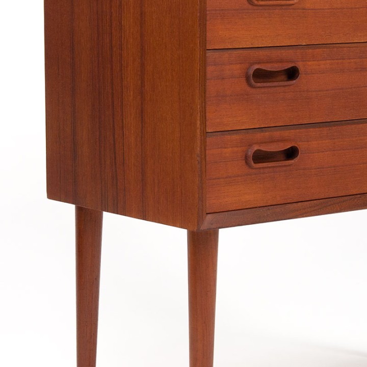 Deense kleine strak model vintage teakhouten ladekast