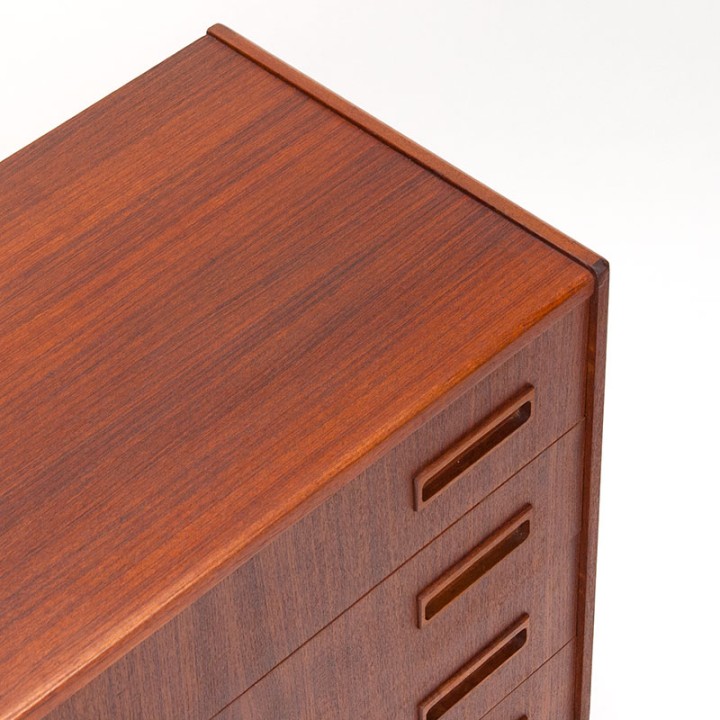 Deense P. Westergaard teakhouten Mid-Century ladekast