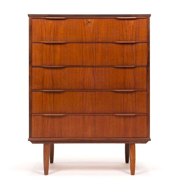 Mid-Century teak Danish Esjing Møbelfabrik chest of drawers