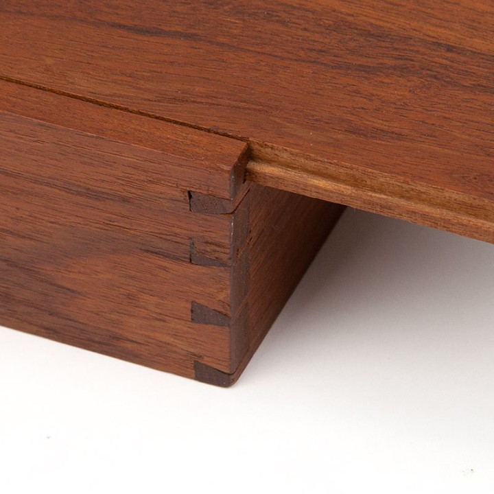 Vintage Mid-Century opbergdoosje met zwaluwstaat detail