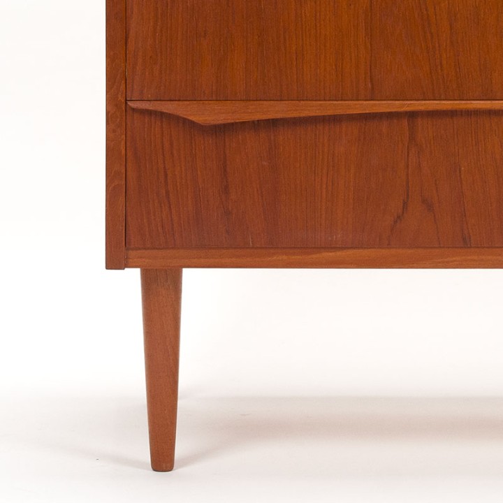 Vintage Danish teak chest of drawers with stylish handle
