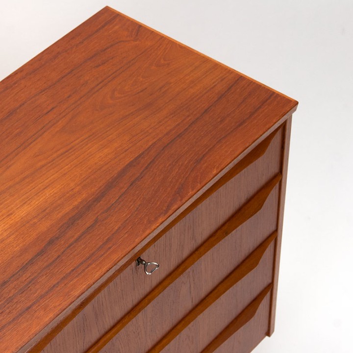 Vintage Deense ladekast in teakhout met stijlvolle handgreep