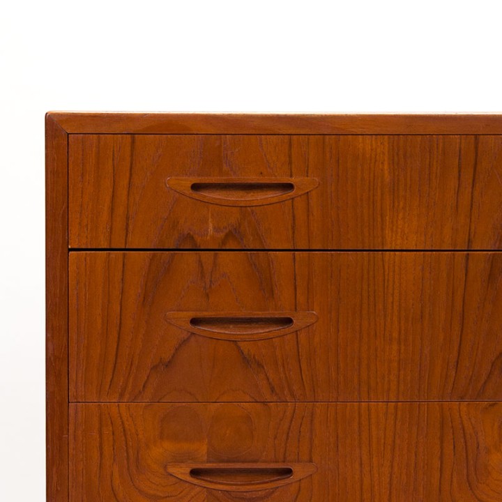 Mid-Century teakhouten ruime ladekast met 6 lades in teak