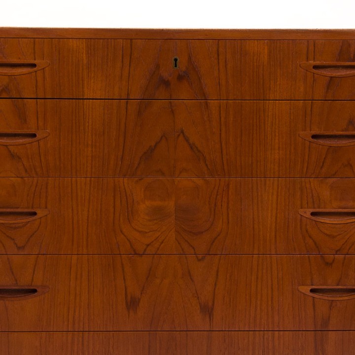 Mid-Century teakhouten ruime ladekast met 6 lades in teak
