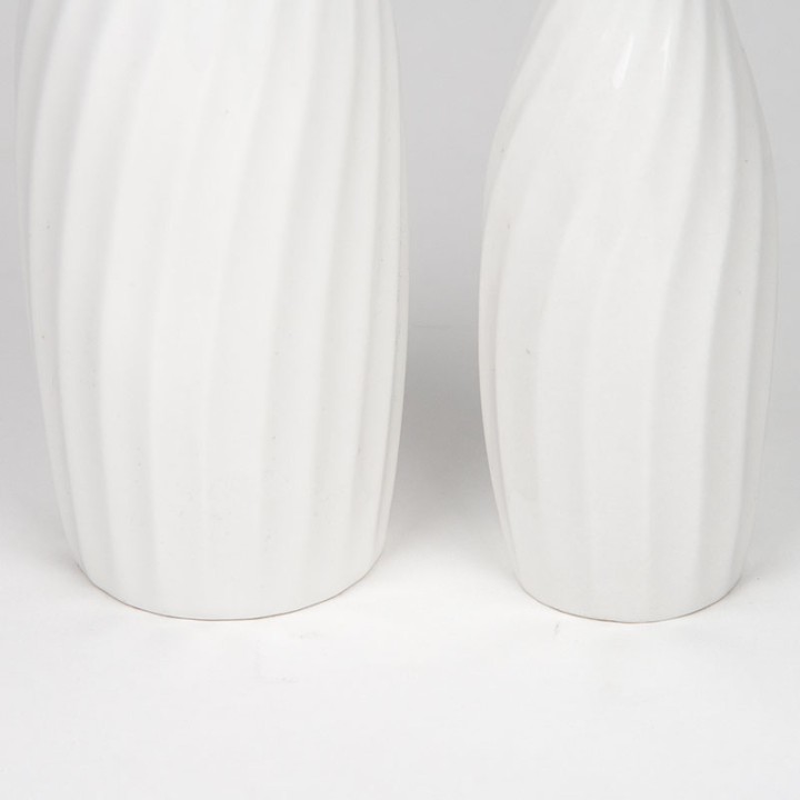 Set of 2 vintage Goedewaagen Bone China vases