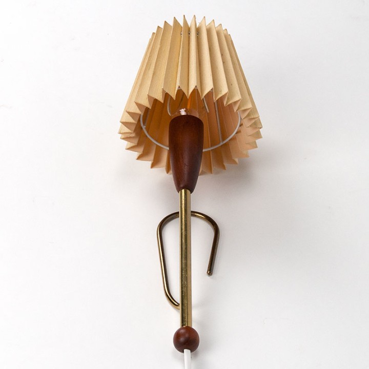 Mid-Century Scandinavische wandlamp met bijzonder armatuur