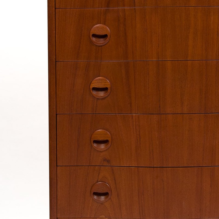 Luxury Danish Mid-Century teak chest of drawers with 7 drawers