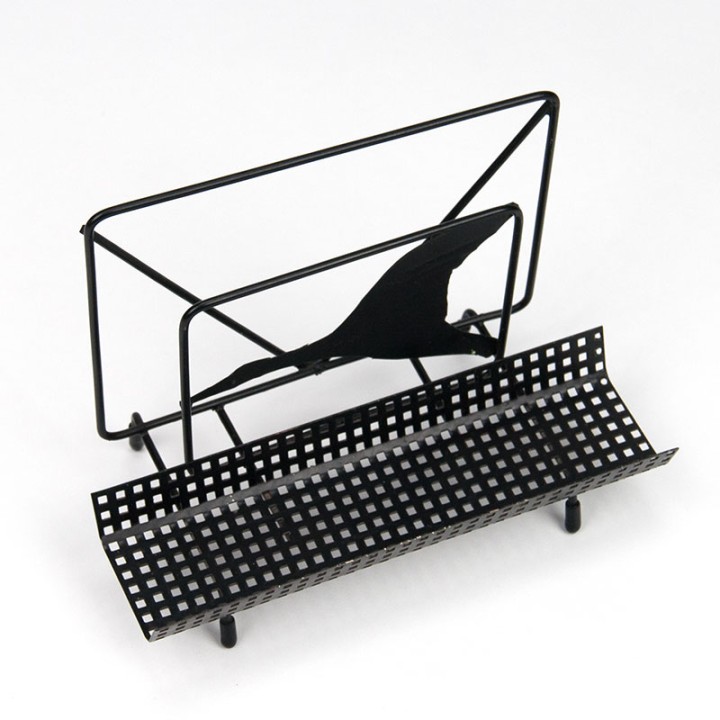 Geperforeerd metalen Mid-Century brievenhouder met vogel