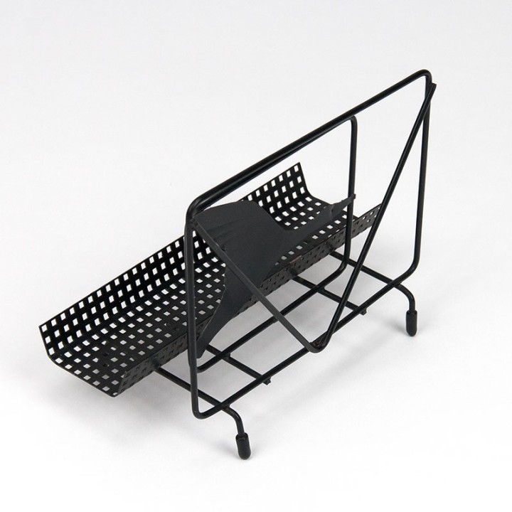 Geperforeerd metalen Mid-Century brievenhouder met vogel