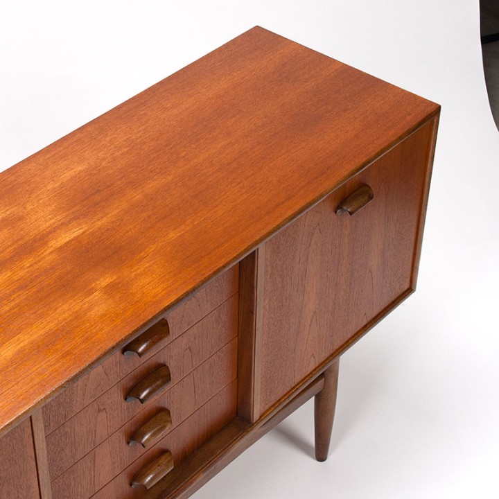 G-Plan Mid-Century lang Brasilia dressoir in teak