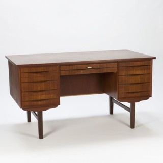 Teakhouten bureau uit Scandinavie - Retro Studio