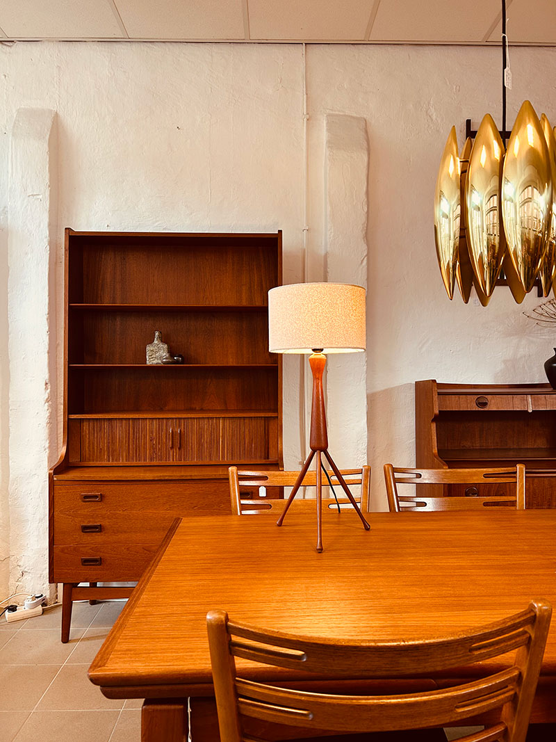 Mid-century lampen, meubelen en woonaccessoires winkel