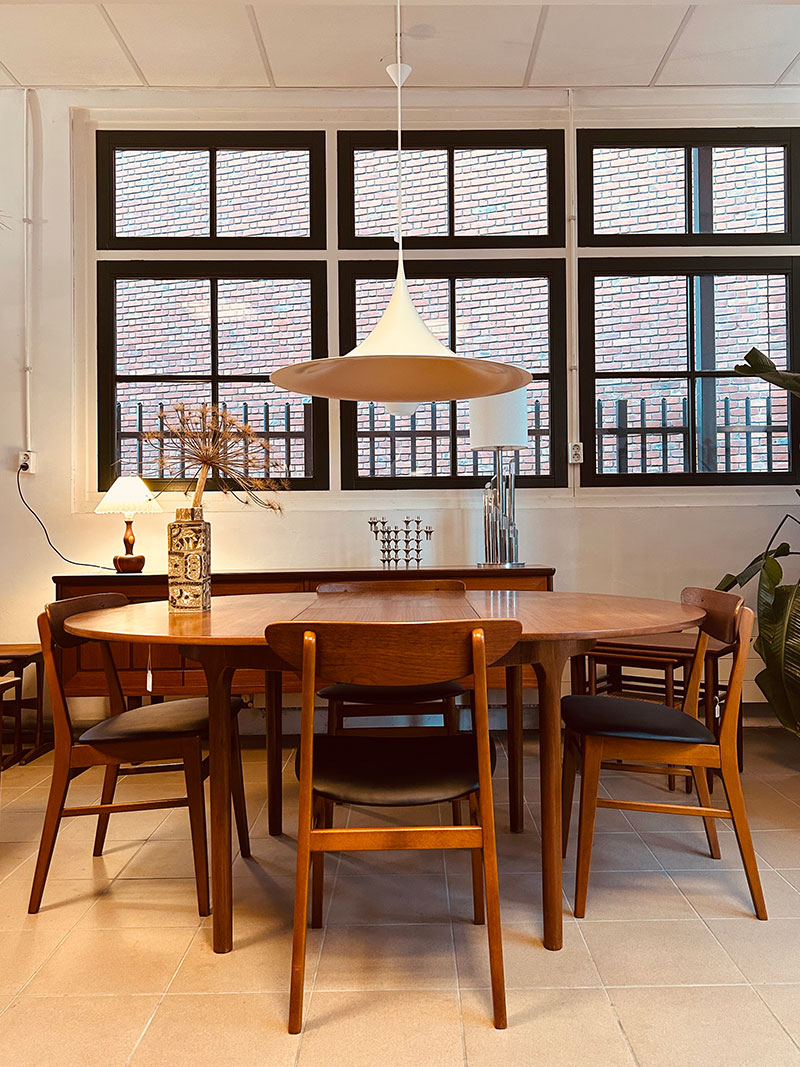 Vintage Mid-Centuy tafels te koop