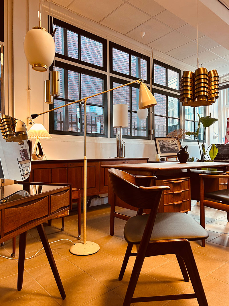 Mid-Century meubelen kopen in onze fysieke winkel