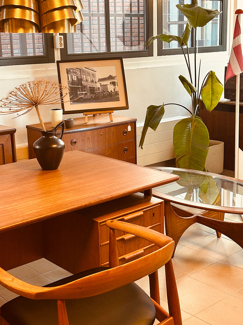 Mid-Century vintage design meubelen koop je in onze winkel